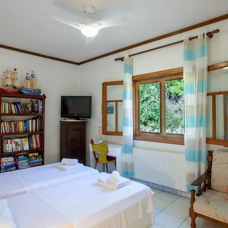 Villa Ipsipili Sea View *